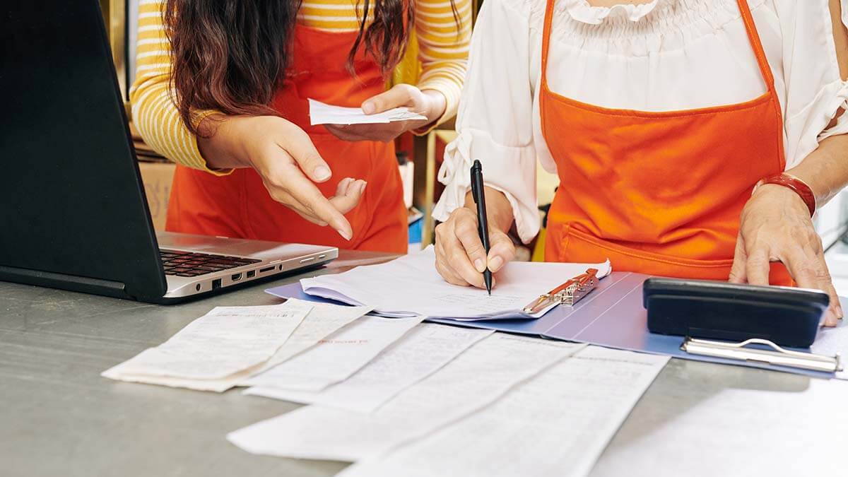 Employer training new employee.