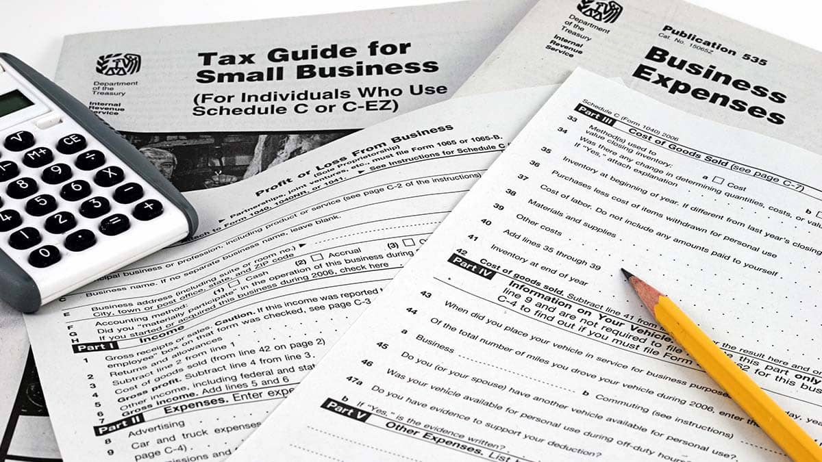 How to File a Small Business Tax Return | Process and Deadlines