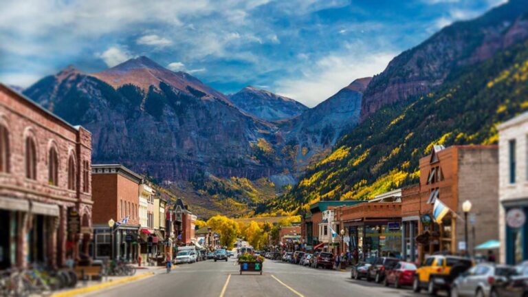 Beautiful Colorado town with mountains in the background.