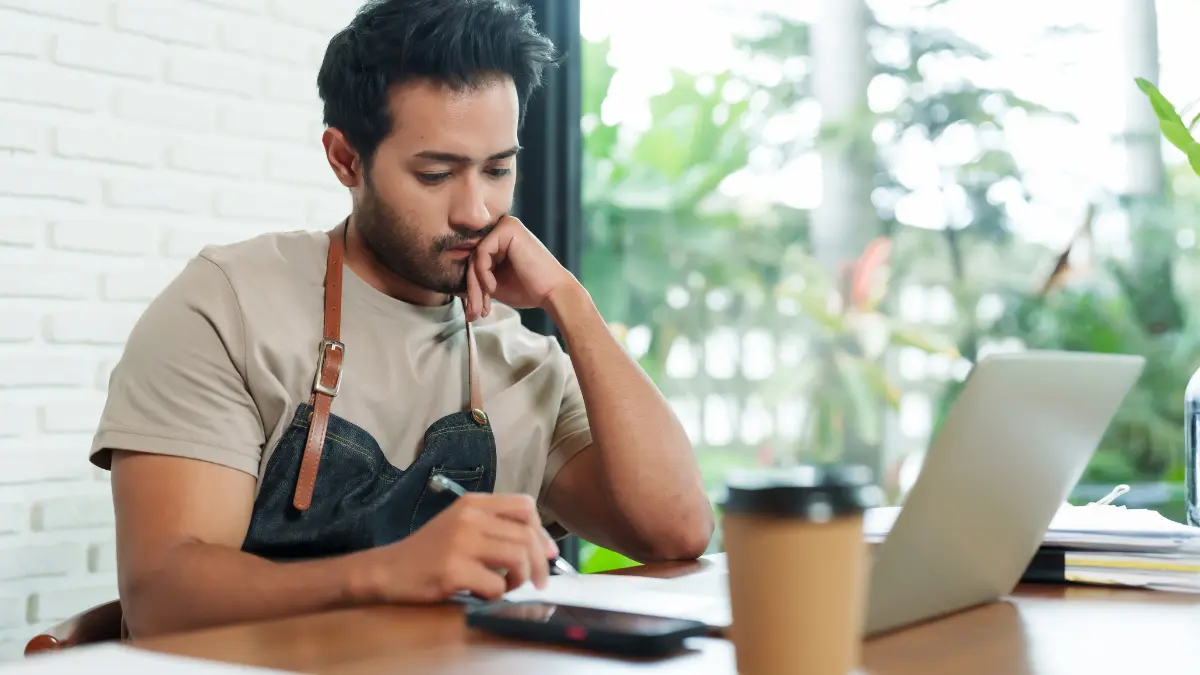Employer determining how to communicate delayed payroll to employees.